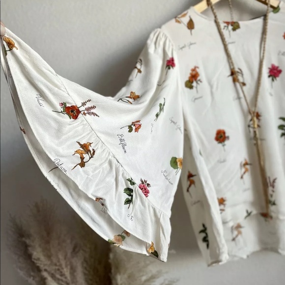 ZARA BASIC Floral Bell Sleeve Blouse Top Cream Ivory Size S - Picture 3 of 6